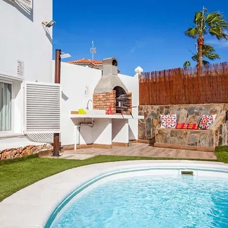 Willa Sleeps 8 With Pool Air Con And Wifi