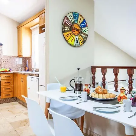 Sleeps 8 With Pool Air Con And Wifi *