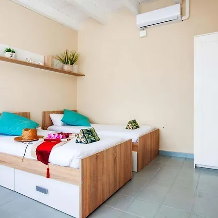 Villa Sleeps 8 With Pool Air Con And Wifi Corralejo